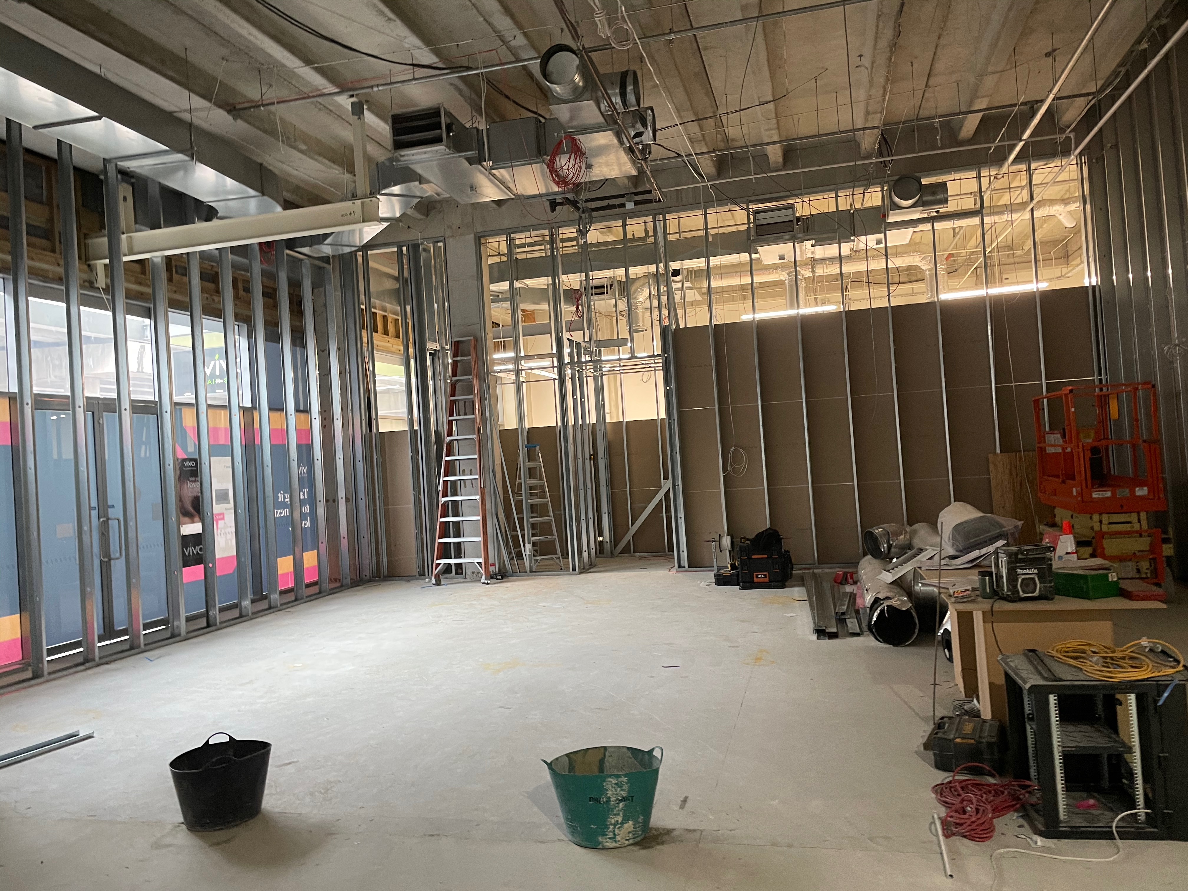 COMMERCIAL thumbnail 1